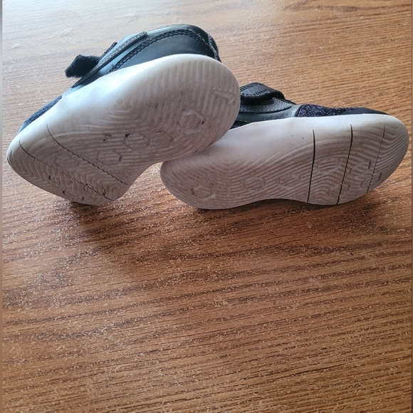 Toddler Nike sneaker size 7C - Picture 3 of 3